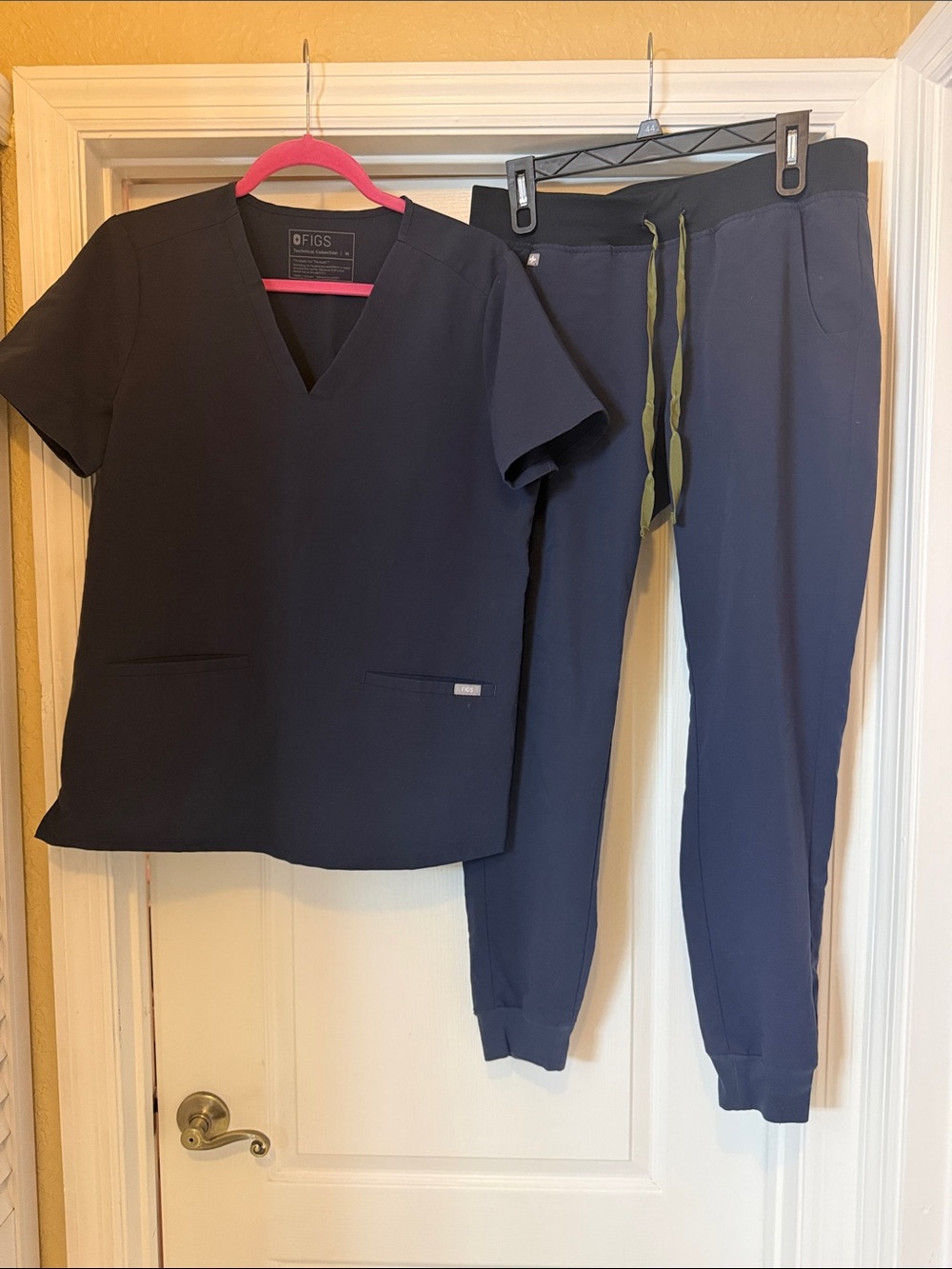 Figs Quiet Navy Medium Casma Scrub Top and Zamora Jogger Set